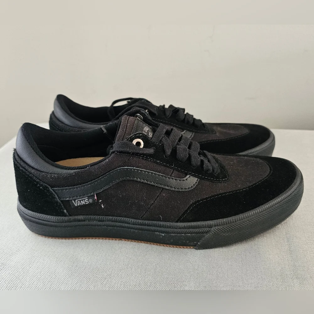 NWOB VANS Gilbert Crockett Pro Blackout Mens Lace Up Sneakers, Shoes